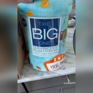 THE BIG ONE Dog Print Blanket